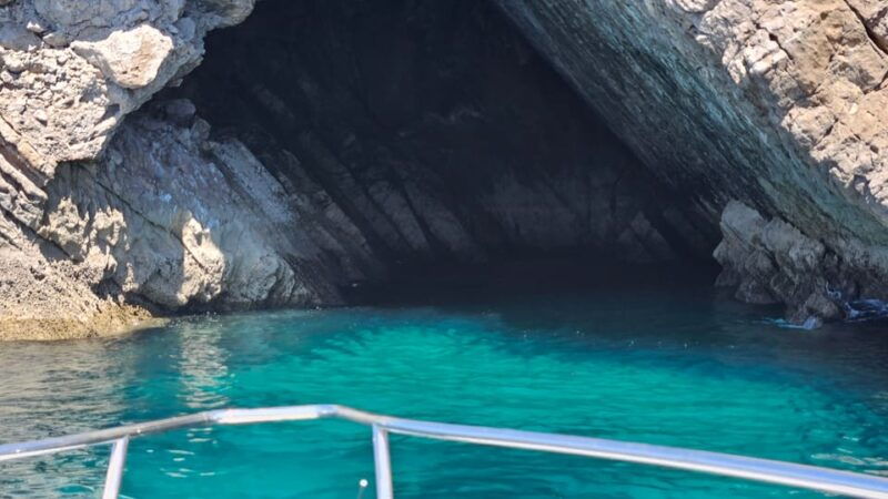 sesimbra-rote-of-wonders-private-boat-tour-along-the-cost