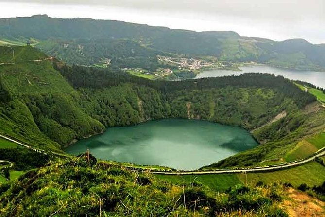 sete-cidades-mosteiros-private-4x4-tour-half-day