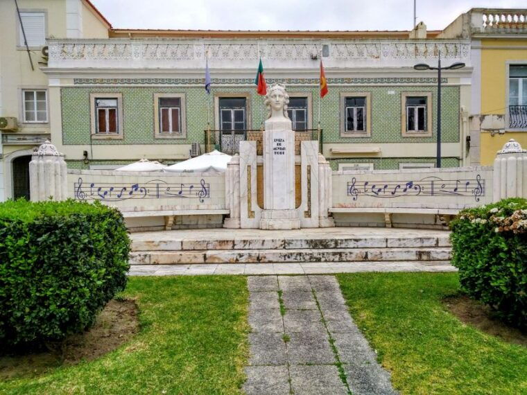setubal-private-walking-tour-off-the-beaten-path-charms
