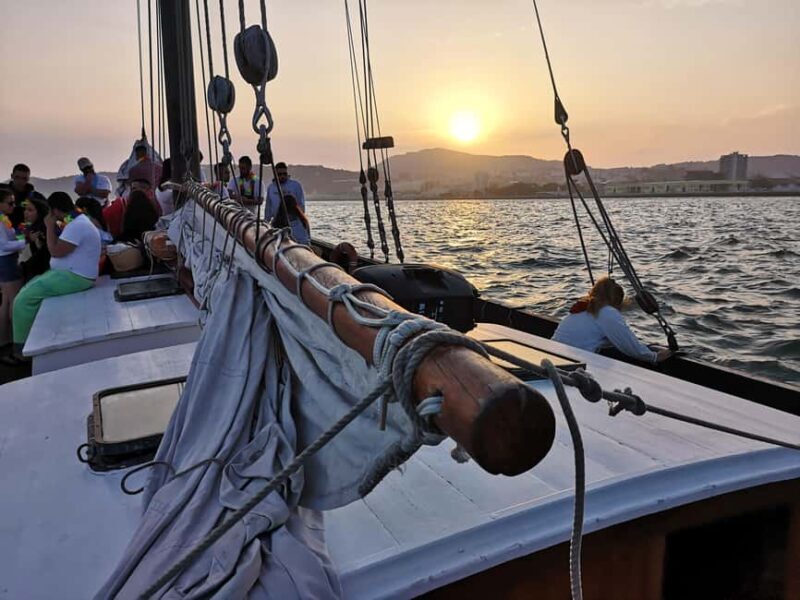 Setubal: Sunset On-Board - An In-Depth Look at the Sunset Cruise Experience