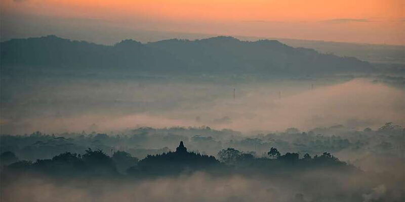 setumbu-sunrise-borobudur-and-prambanan-with-lunch-option