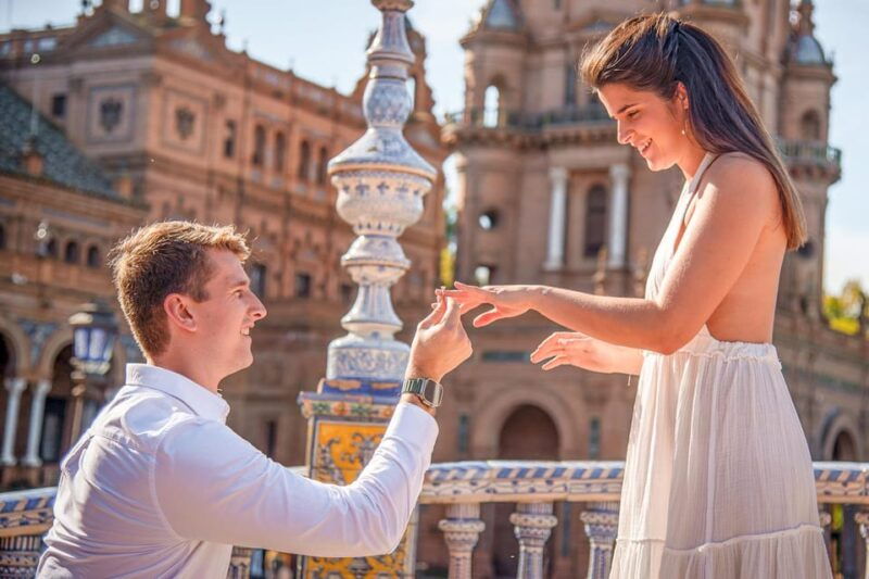 sevilla-surprise-proposal-photoshoot-with-a-photographer