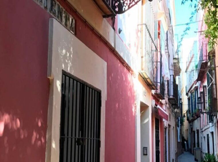 seville-1-hour-walking-tour-barrio-de-santa-cruz