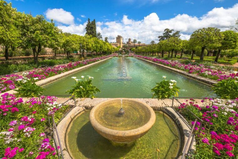 seville-alcazar-fast-track-access-with-guided-tour