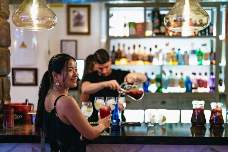 seville-baraka-sala-flamenca-show-with-drink-in-triana