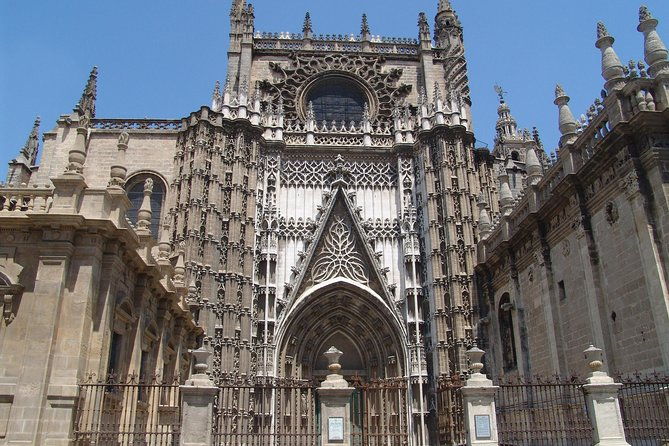 seville-cathedral-alcazar-and-jewish-quarter-skip-the-line-combo-tour