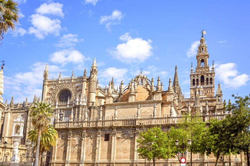 seville-cathedral-and-giralda-tower-guided-tour-and-tickets-2