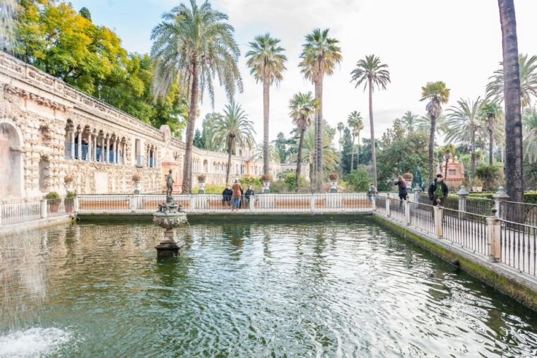 seville-cathedral-giralda-alcazar-entry-with-guided-tour