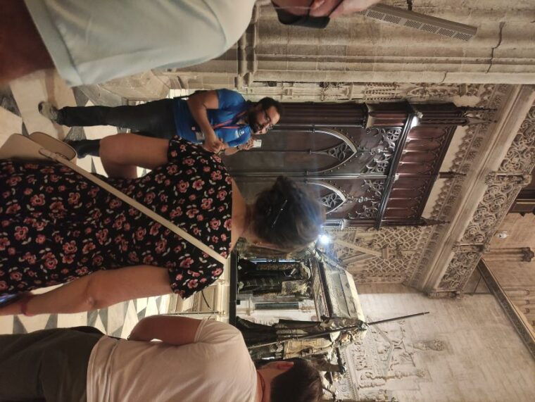 seville-cathedral-giralda-and-alcazar-guided-tour