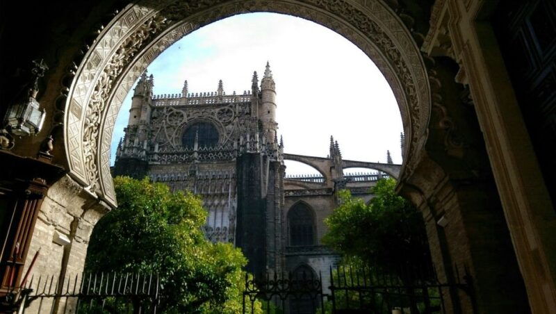 seville-cathedral-giralda-fast-track-guided-tour