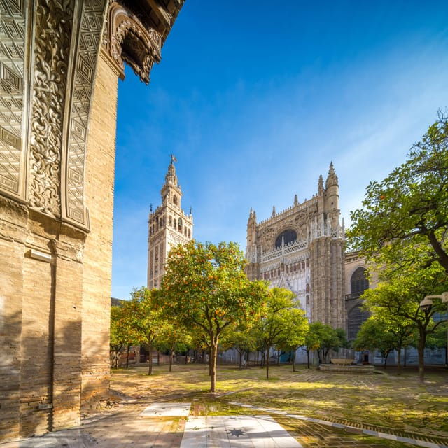 seville-cathedral-giralda-fast-track-guided-tour