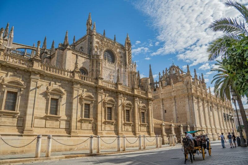 seville-cathedral-giralda-guided-tour-with-tickets-2
