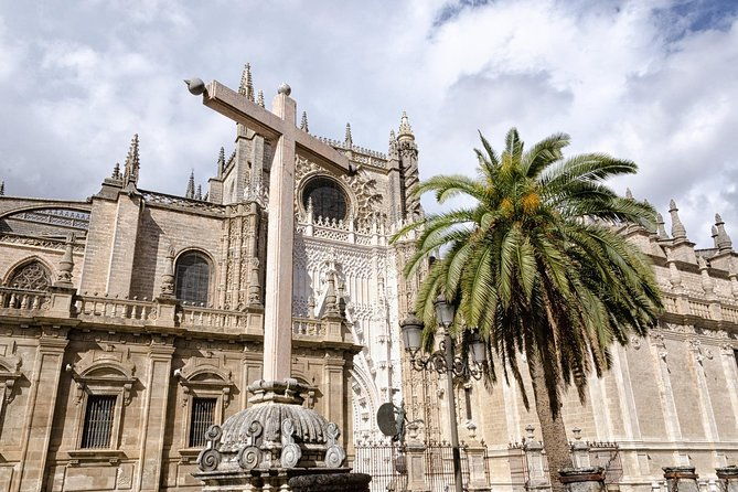 seville-cathedral-guided-tour-with-priority-access