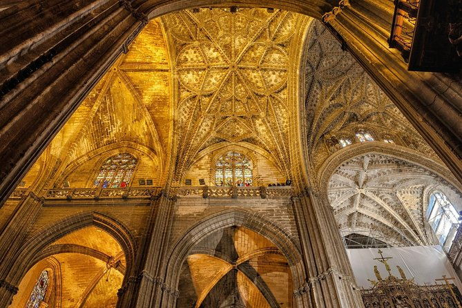 seville-cathedral-guided-tour-with-priority-access