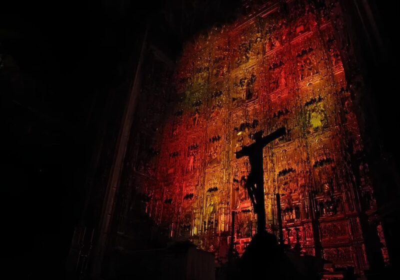 seville-cathedral-of-seville-guided-night-tour-light-show