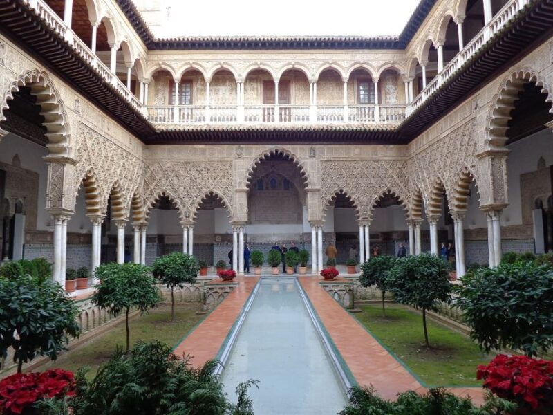 seville-cathedral-real-alcazar-private-tour-with-tickets