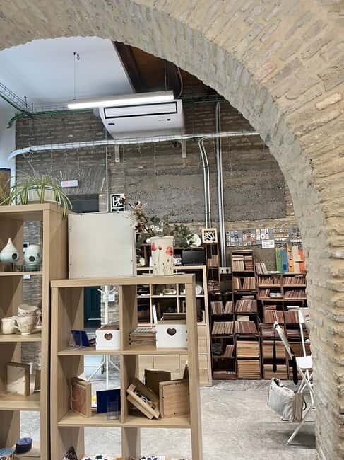 Seville: Ceramic Tile Workshop in Triana - Key Points