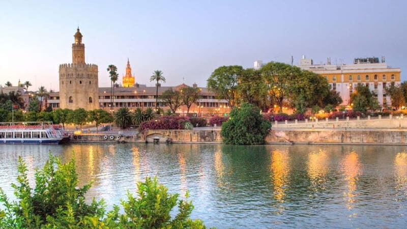 Seville: City Highlights & Hidden Gems Private Walking Tour - An In-Depth Look at the Tour Itinerary