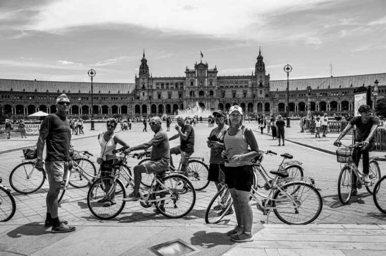 seville-city-sightseeing-and-local-culture-bike-tour
