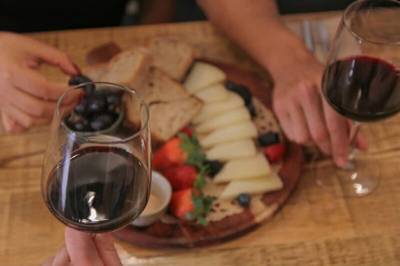 Seville: Early Dinner and Flamenco Show - The Guided Walk Through Santa Cruz