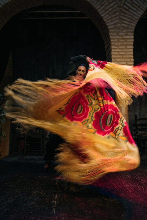 seville-flamenco-2-x-1-flamenco-tour-dance-class