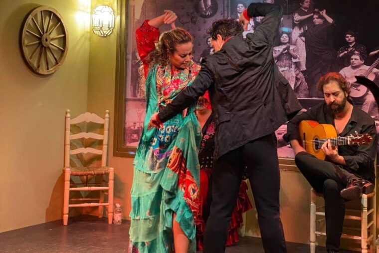 seville-flamenco-show-at-tablao-la-cantaora