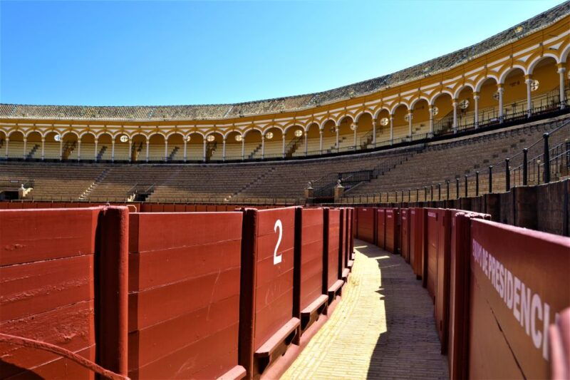 seville-guided-tour-of-the-bullring-and-museum-in-spanish