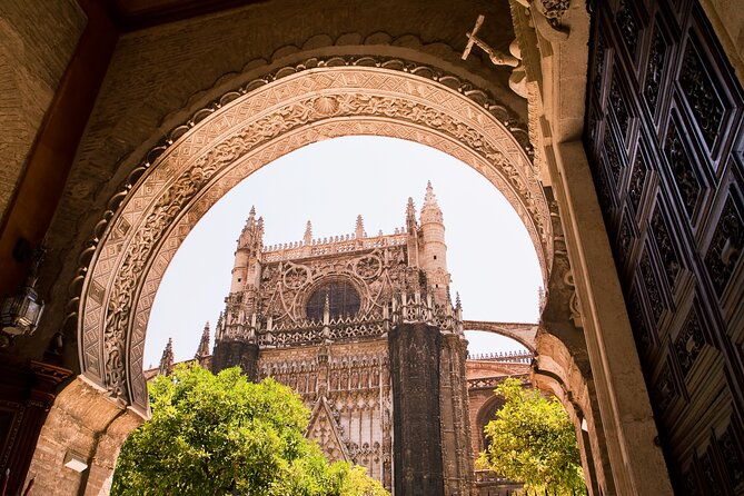 seville-guided-tour-to-cathedral-and-giralda