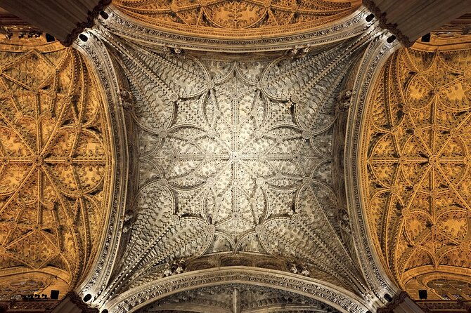 seville-guided-tour-to-cathedral-and-giralda