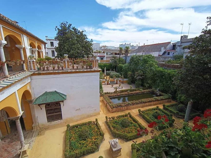 Seville: Guided visit of the Casa de Pilatos with entrance tickets - An In-Depth Look at the Casa de Pilatos Tour