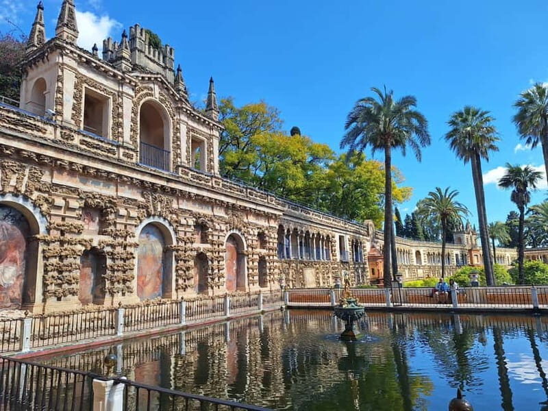 Seville: Guided visit to the Alcázar, Cathedral and Giralda - Inside Seville Cathedral