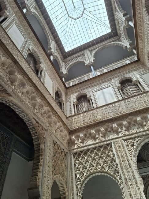 Seville: Guided visit to the Alcázar, Cathedral and Giralda - Climbing the Giralda Tower