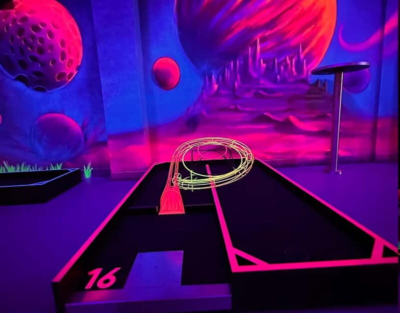 Seville: Indoor UV 18 hole Minigolf Experience - An Indoor Minigolf Experience in the Heart of Seville