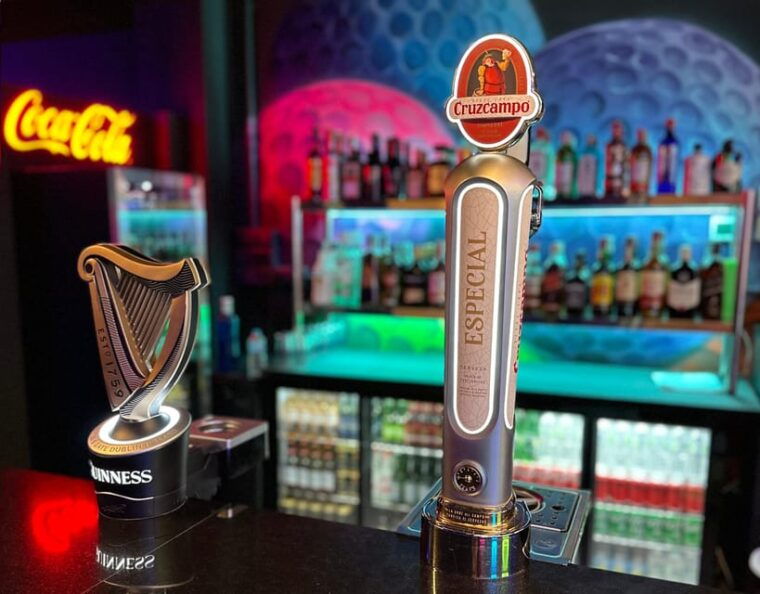 seville-indoor-uv-18-hole-minigolf-experience