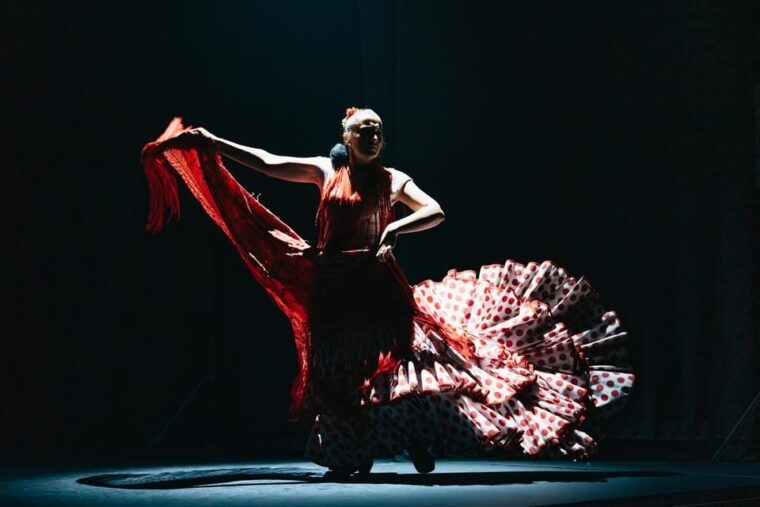 seville-live-flamenco-dancing-show-ticket-at-the-theater