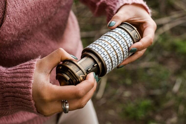 seville-outdoor-escape-game-magic-portal-for-kids-2