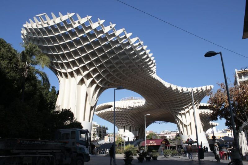 seville-palace-of-las-duenas-la-macarena-the-mushrooms-tour