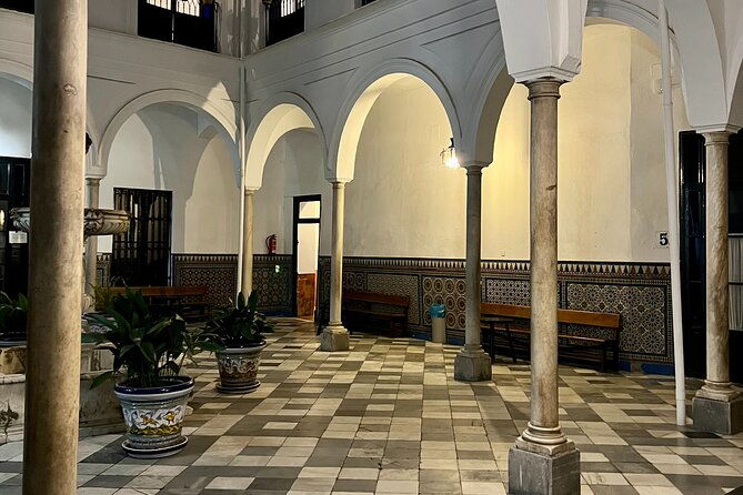 seville-paranormal-small-group-walking-tour