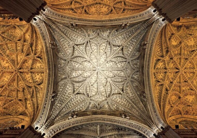 seville-priority-access-cathedral-giralda-alcazar-tour