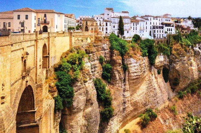 seville-private-transfer-to-granada-with-a-visit-to-ronda