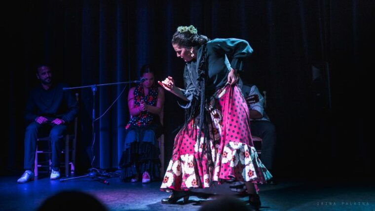 seville-traditional-flamenco-show-in-triana