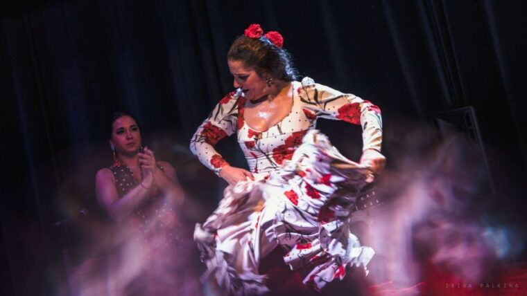 seville-traditional-flamenco-show-in-triana
