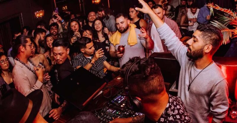 SF Pub Crawl and Clubbing Experience - A Genuine Look at the San Francisco Pub Crawl