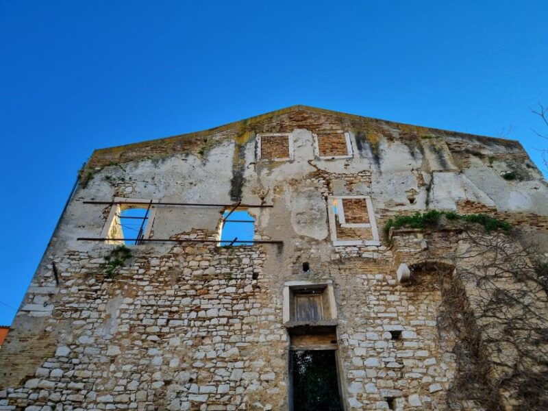 shadows-of-the-past-corfu-town-dark-history-walking-tour-2