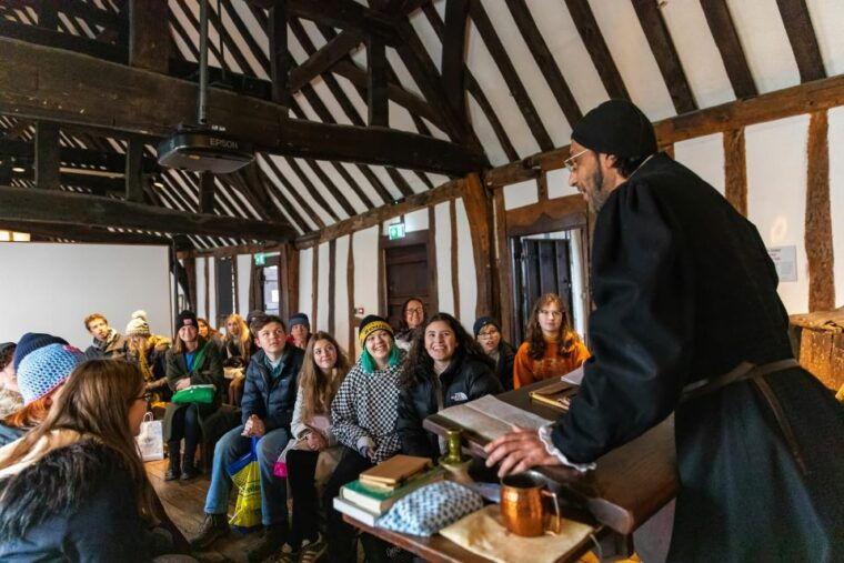 shakespeares-schoolroom-and-guildhall-entrance-tickets