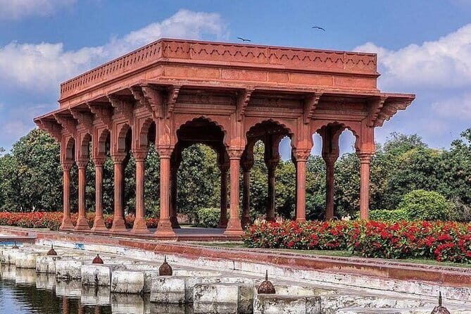 Shalimar Garden Private Tour and Wahga Border Flag Ceremony - Practicalities and Whats Included