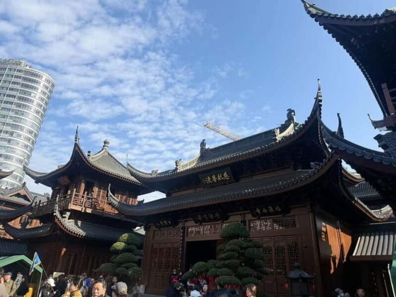 Shanghai: 3-hour Street Food and Temple Tour - Key Points