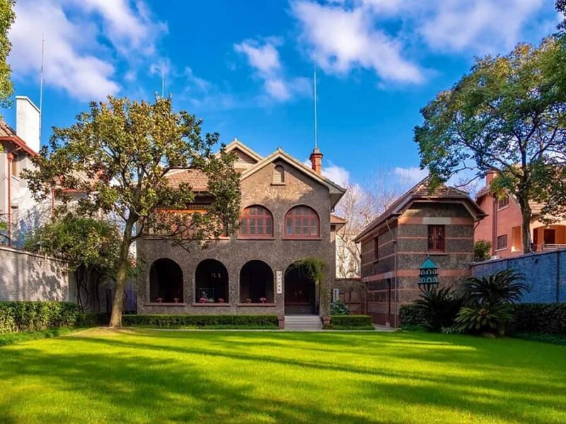 Shanghai: Art & Culture Guided tour in the French Concession & the Bund - Exploring Shanghai’s French Concession