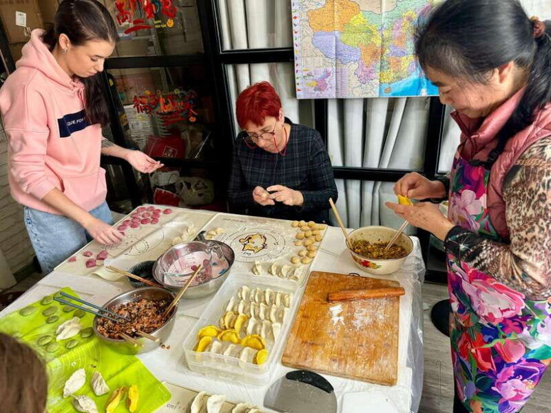 shanghai-dumpling-making-taste-local-food-tip-based-w-vegan