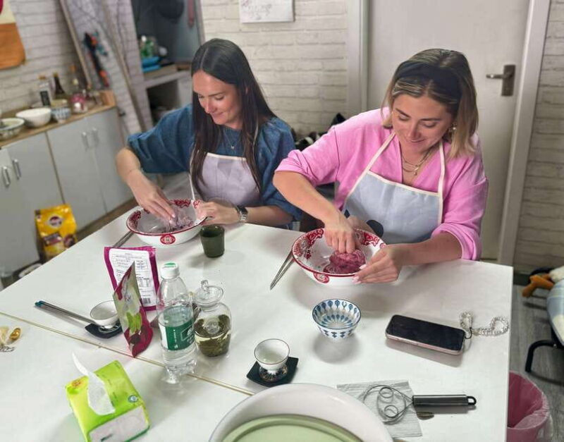 shanghai-dumpling-making-taste-local-food-tip-based-w-vegan